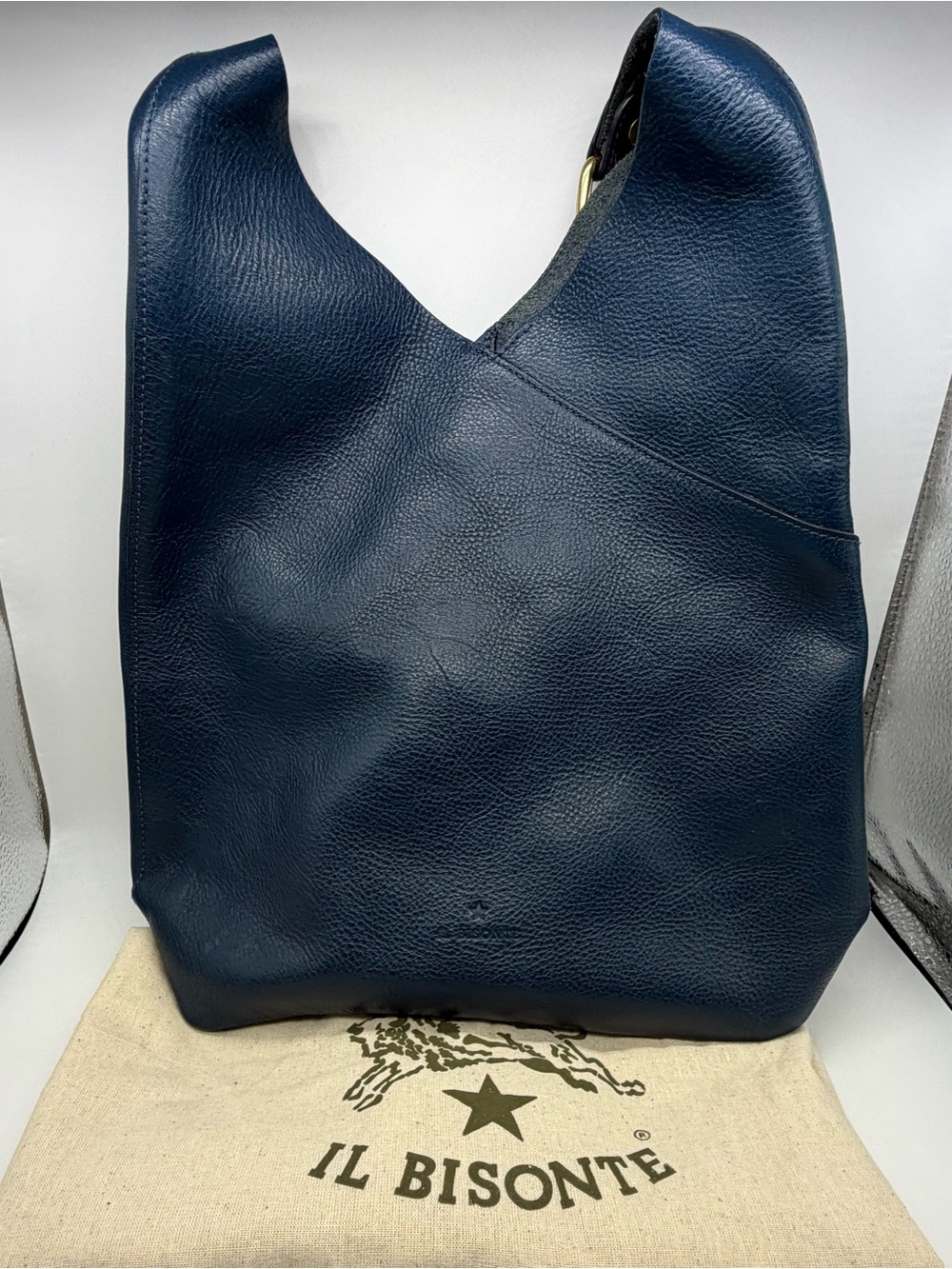 IL Bisonte Malibu Leather shoulder bag, Blu Oltremare (blue), like new!